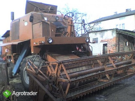 pilnie sprzedam kombajn zbozowy Bizon Z056/5  z sieczkarnia 1987 rok